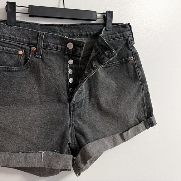 Levi’s Shorts - Picture 2 of 7